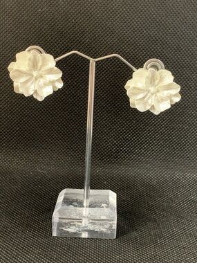 Tarantino White pearlescent Floral Pierced Earrings